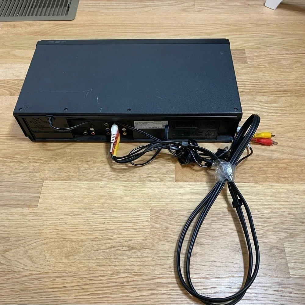 Sanyo VCR DVD Player Combo FWDV225F VHS One Touch Recording